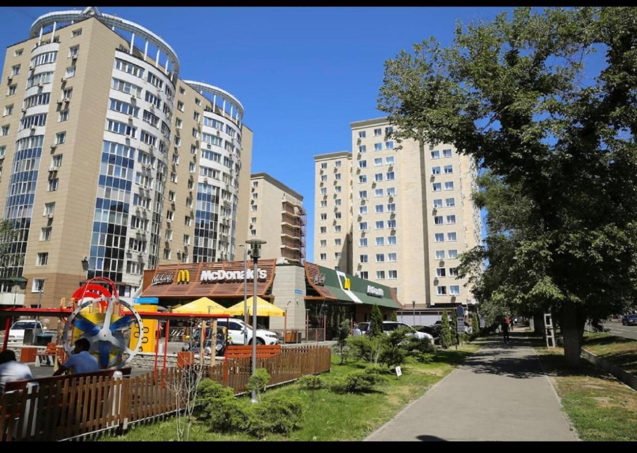 Студия New York В Самом Центре Города Apartment Almatî Exterior foto